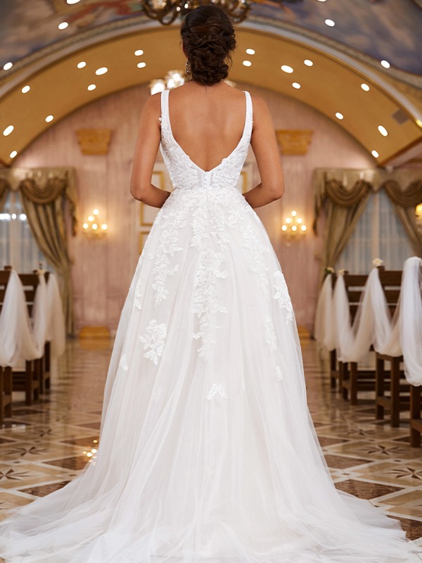 A-Line/Princess Lace Applique V-neck Sleeveless Sweep/Brush Train Wedding Dresses 715