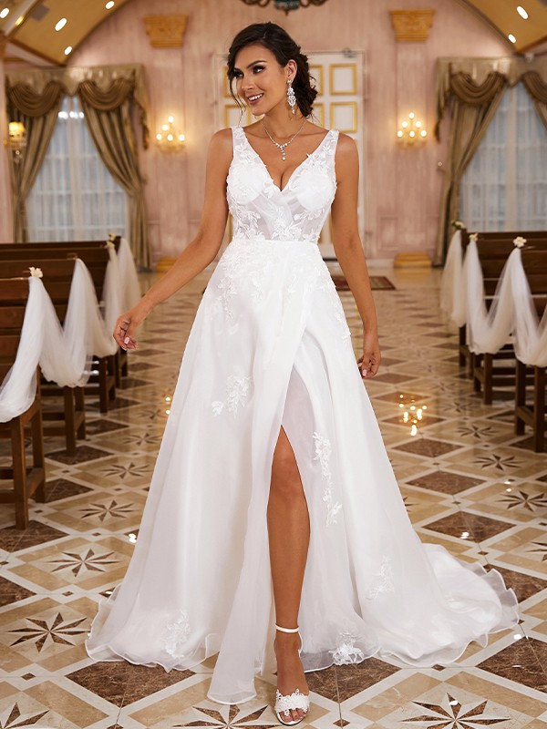 A-Line/Princess Organza Applique V-neck Sleeveless Sweep/Brush Train Wedding Dresses 791