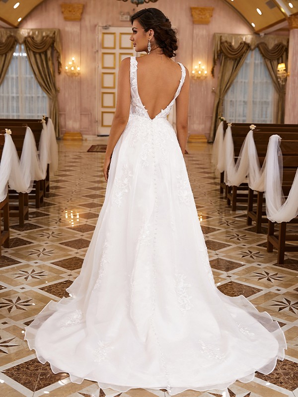 A-Line/Princess Organza Applique V-neck Sleeveless Sweep/Brush Train Wedding Dresses 791