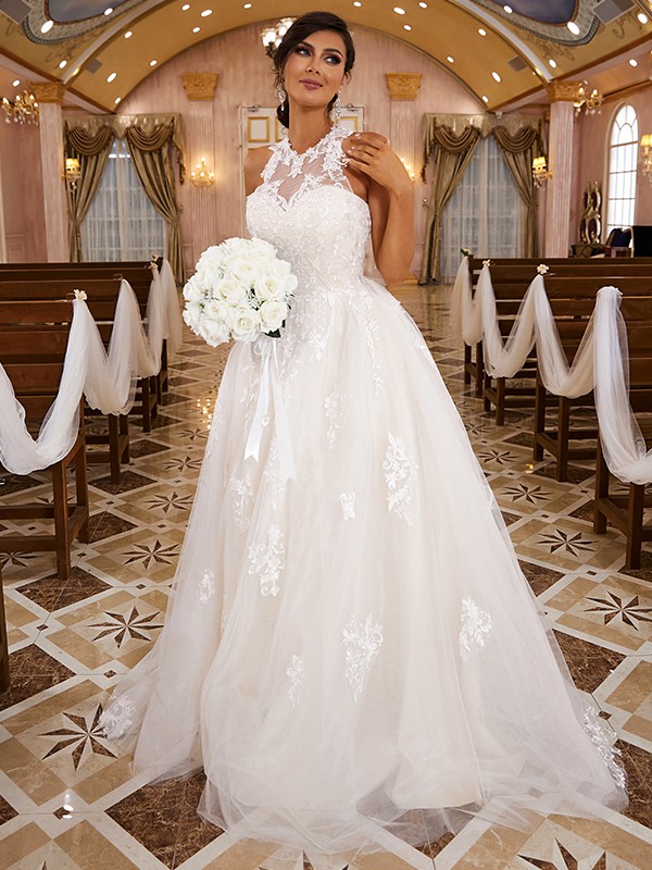 A-Line/Princess Lace Applique Scoop Sleeveless Sweep/Brush Train Wedding Dresses 696