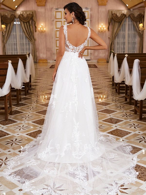 A-Line/Princess Lace Applique Scoop Sleeveless Sweep/Brush Train Wedding Dresses 697