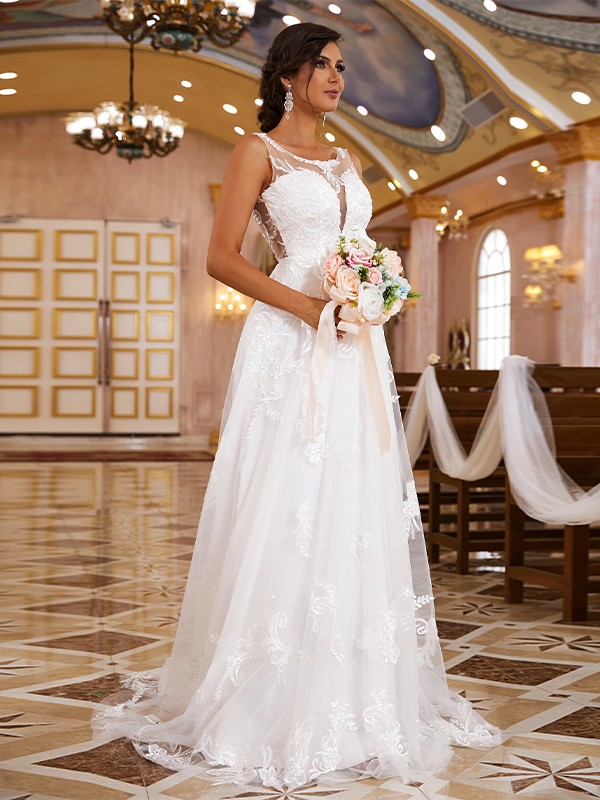 A-Line/Princess Lace Applique Scoop Sleeveless Sweep/Brush Train Wedding Dresses 697