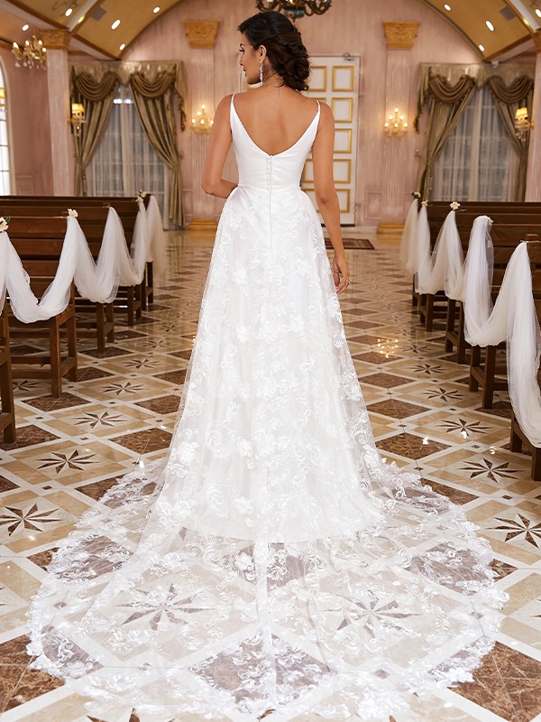 A-Line/Princess Lace Applique Spaghetti Straps Sleeveless Sweep/Brush Train Wedding Dresses 700