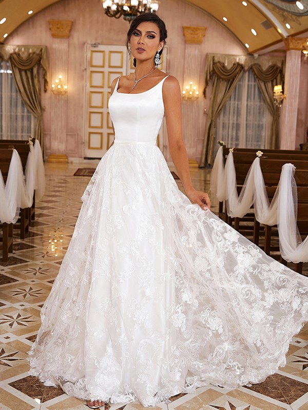 A-Line/Princess Lace Applique Spaghetti Straps Sleeveless Sweep/Brush Train Wedding Dresses 700