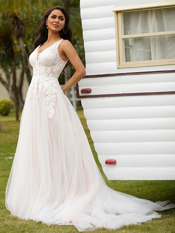 A-Line/Princess Tulle Lace V-neck Sleeveless Court Train Wedding Dresses 1070