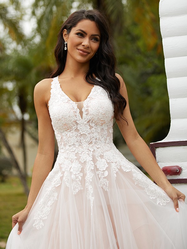 A-Line/Princess Tulle Lace V-neck Sleeveless Court Train Wedding Dresses 1070