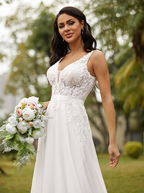 A-Line/Princess Chiffon Lace V-neck Sleeveless Court Train Wedding Dresses 654