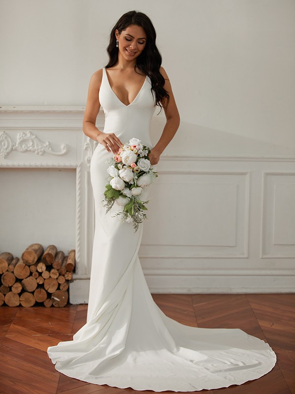 Sheath/Column Stretch Crepe V-neck Sleeveless Court Train Wedding Dresses 1522