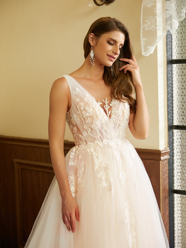 A-Line/Princess Tulle Applique V-neck Sleeveless Cathedral Train Wedding Dresses 1014