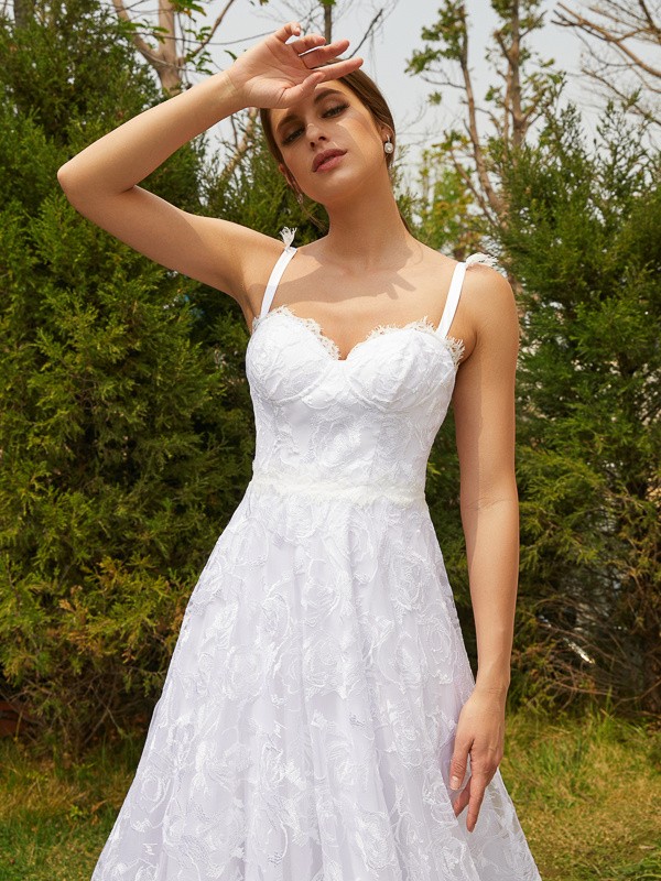 A-Line/Princess Lace Spaghetti Straps Sleeveless Chapel Train Wedding Dresses 744