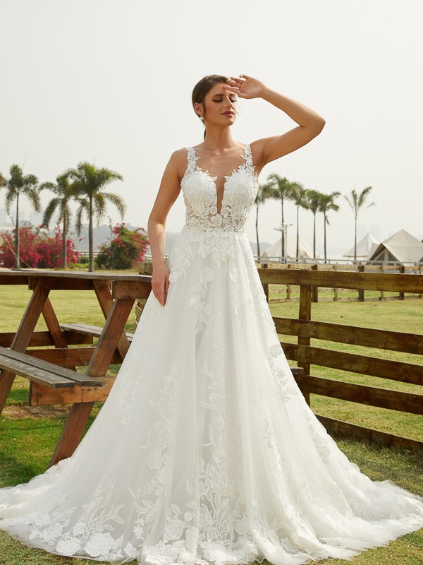 A-Line/Princess Tulle Lace Scoop Sleeveless Chapel Train Wedding Dresses 1058