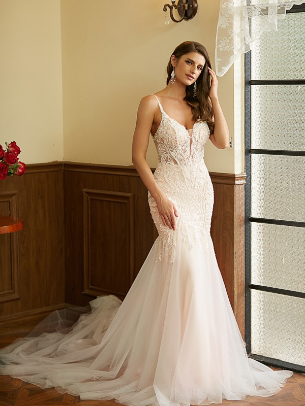 Trumpet/Mermaid Tulle Lace V-neck Sleeveless Cathedral Train Wedding Dresses 1729