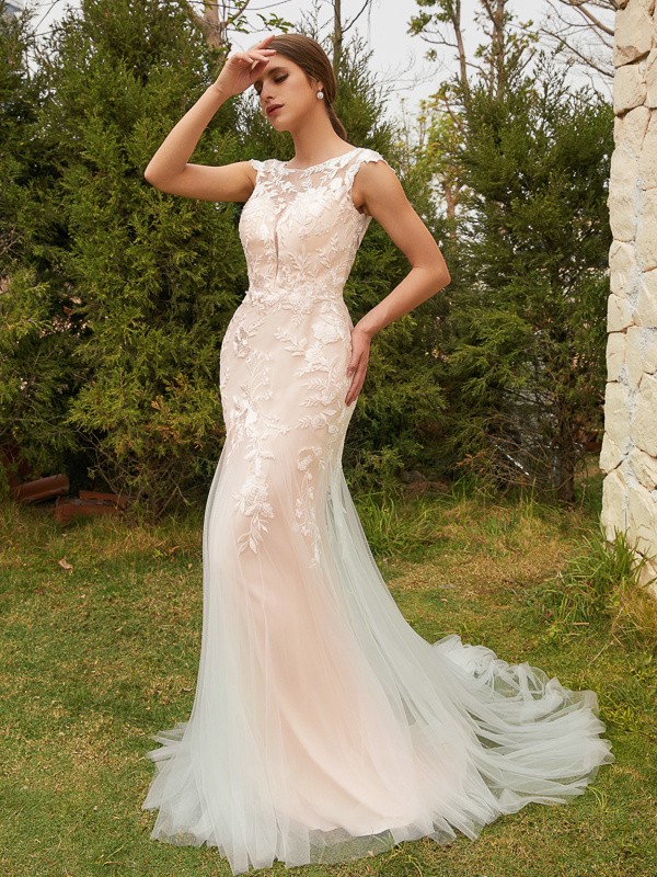 Sheath/Column Tulle Lace Scoop Sleeveless Court Train Wedding Dresses 1531