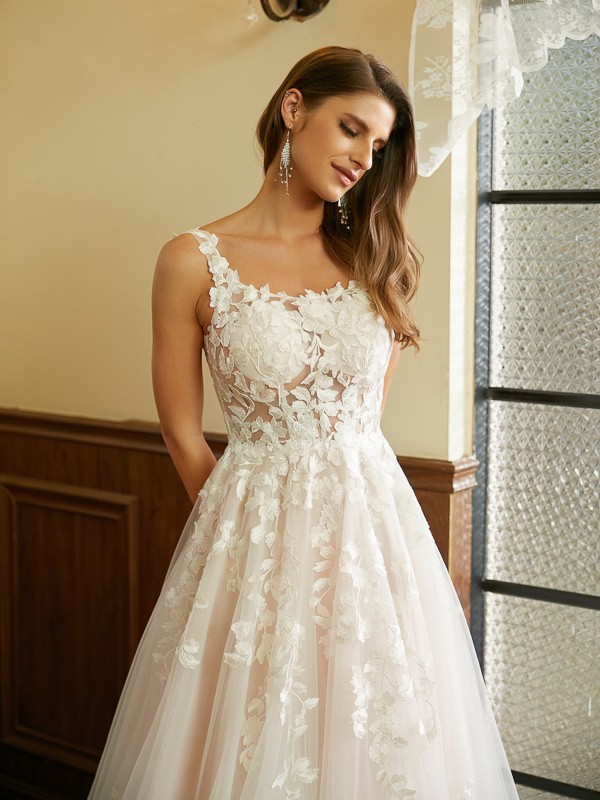 A-Line/Princess Tulle Applique Straps Sleeveless Court Train Wedding Dresses 999