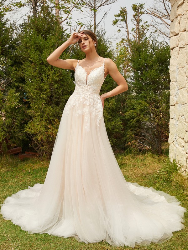 A-Line/Princess Tulle Applique V-neck Sleeveless Court Train Wedding Dresses 1021