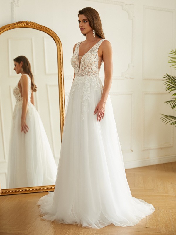 A-Line/Princess Tulle Applique V-neck Sleeveless Sweep/Brush Train Wedding Dresses 1032