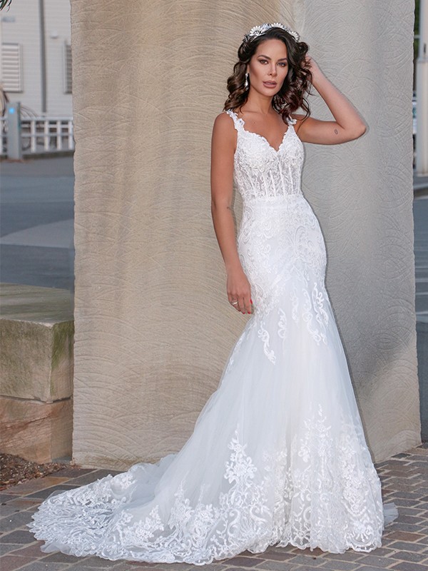 Trumpet/Mermaid Tulle V-neck Sleeveless Applique Sweep/Brush Train Wedding Dresses 1741