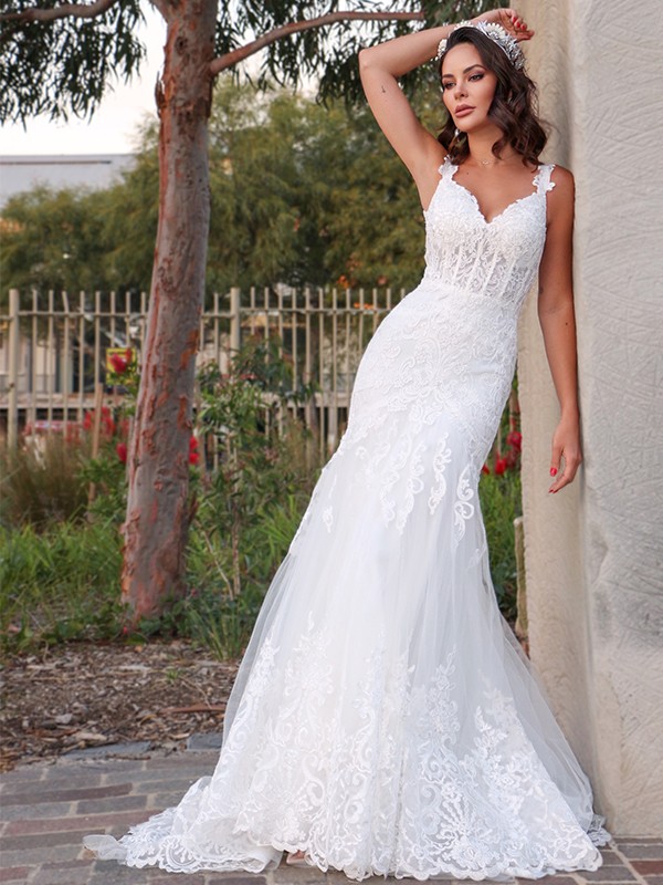 Trumpet/Mermaid Tulle V-neck Sleeveless Applique Sweep/Brush Train Wedding Dresses 1741