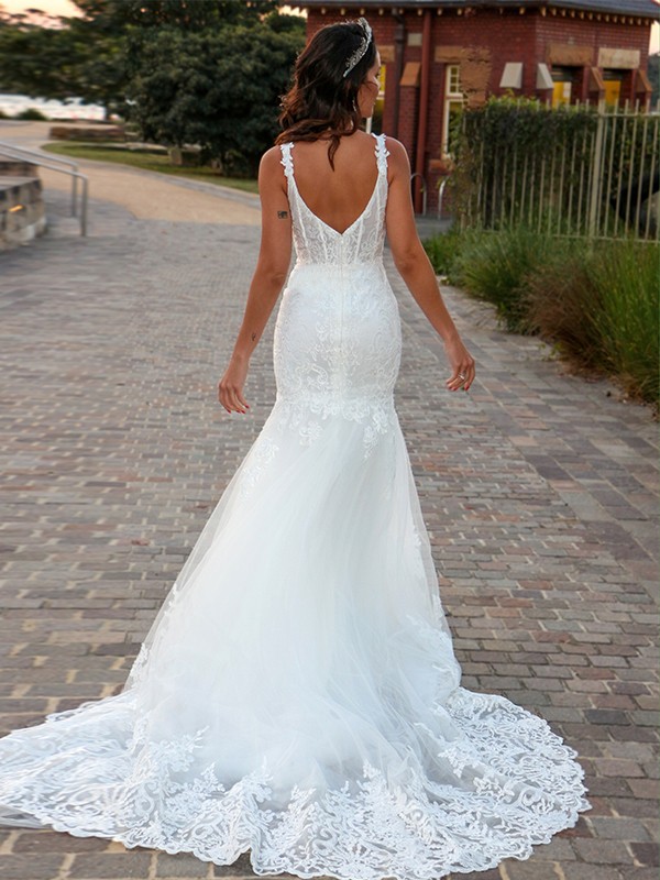 Trumpet/Mermaid Tulle V-neck Sleeveless Applique Sweep/Brush Train Wedding Dresses 1741