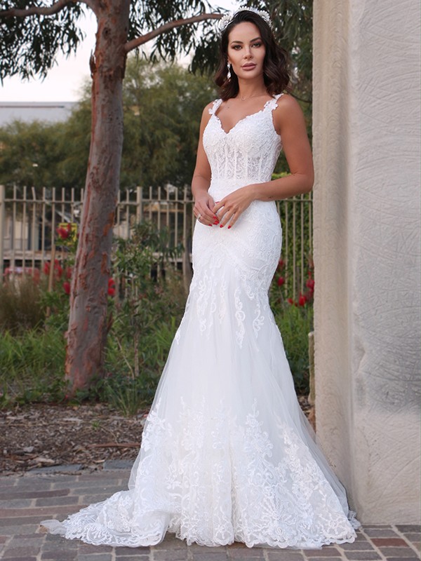 Trumpet/Mermaid Tulle V-neck Sleeveless Applique Sweep/Brush Train Wedding Dresses 1741