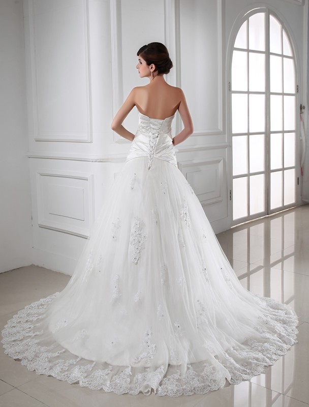 A-Line/Princess Beading Applique Sweetheart Sleeveless Satin Tulle Wedding Dresses 1766