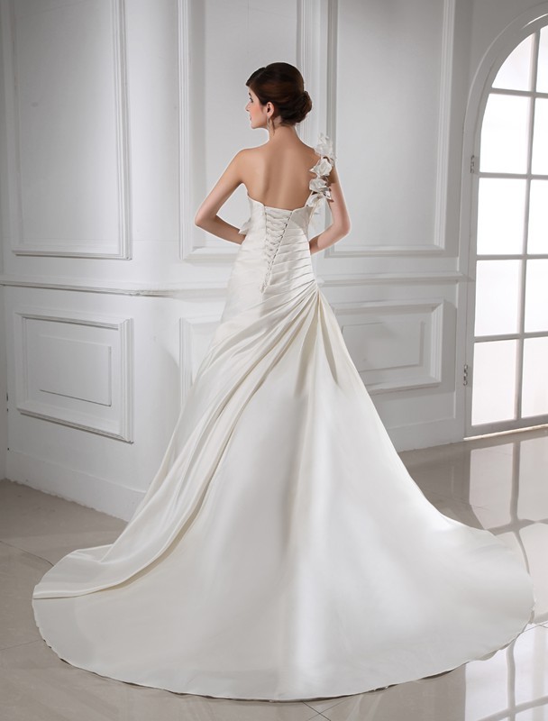 A-Line/Princess One-shoulder Hand-made Flower Sleeveless Satin Wedding Dresses 2054