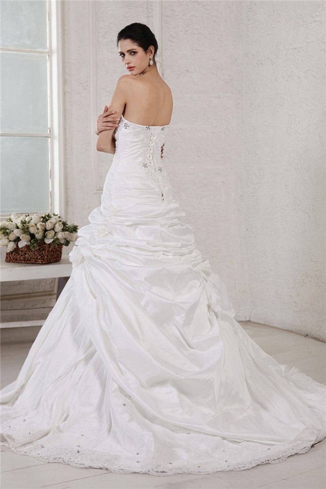 A-Line/Princess Sweetheart Sleeveless Applique Beading Long Taffeta Wedding Dresses 1849