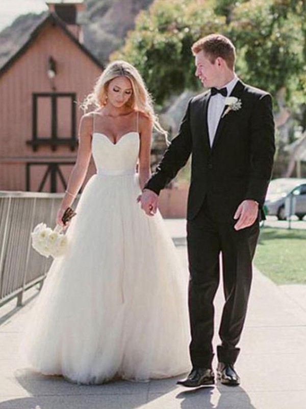 Ball Gown Sweetheart Sweep/Brush Train Sleeveless Tulle Wedding Dresses 1287