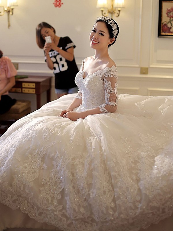 Ball Gown Off-the-Shoulder Cathedral Train 3/4 Sleeves Beading Applique Tulle Wedding Dresses 1204