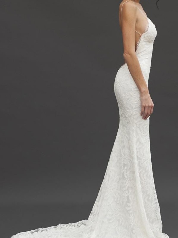 Sheath/Column Sleeveless V-neck Spaghetti Straps Court Train Lace Wedding Dresses 1445