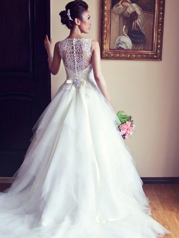 A-Line/Princess Sleeveless Scoop Chapel Train Sash/Ribbon/Belt Beading Applique Lace Tulle Wedding Dresses 899