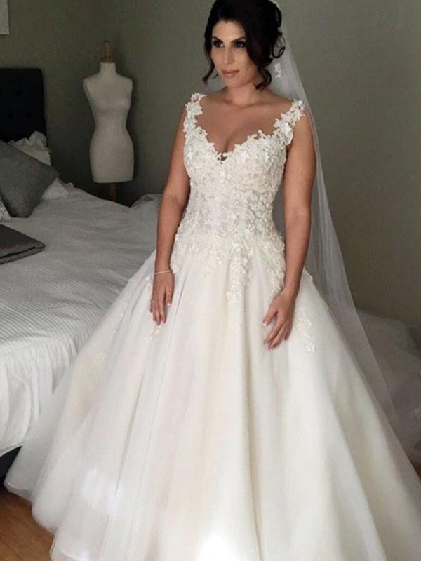 Ball Gown Sleeveless V-neck Court Train Applique Lace Tulle Wedding Dresses 1261