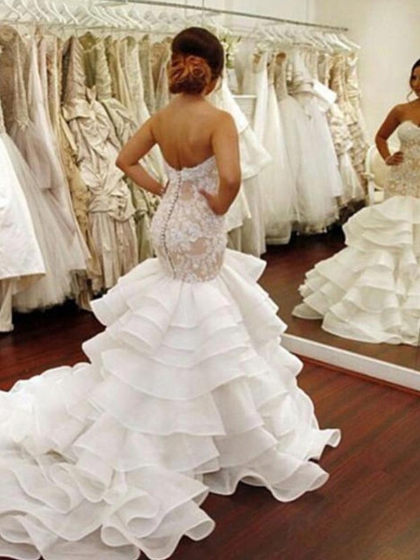 Trumpet/Mermaid Sleeveless Sweetheart Chapel Train Ruffles Applique Lace Organza Wedding Dresses 1652