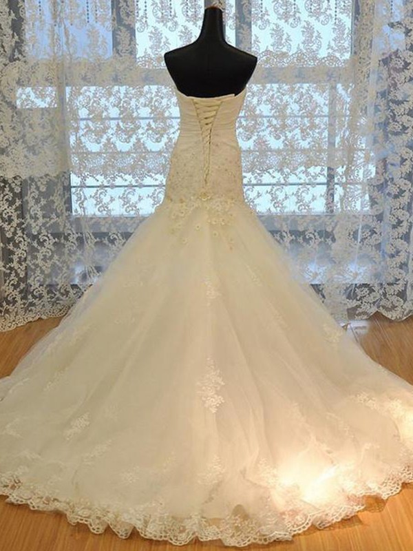 Trumpet/Mermaid Sweetheart Tulle Applique Sleeveless Court Train Wedding Dresses 1699