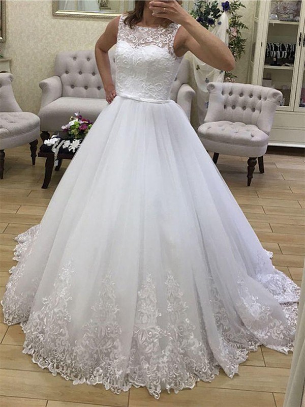 Ball Gown Tulle Applique Scoop Sleeveless Court Train Wedding Dresses 1297