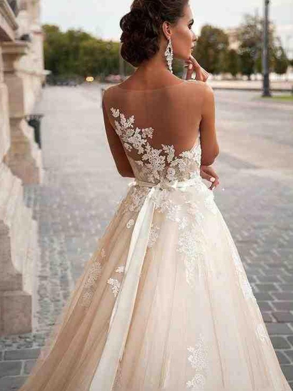 A-Line/Princess Tulle Scoop Applique Sleeveless Court Train Wedding Dresses 1103