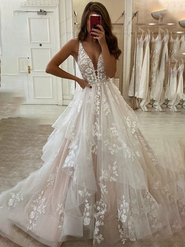 A-Line/Princess Tulle V-neck Sleeveless Applique Floor-Length Wedding Dresses 1118