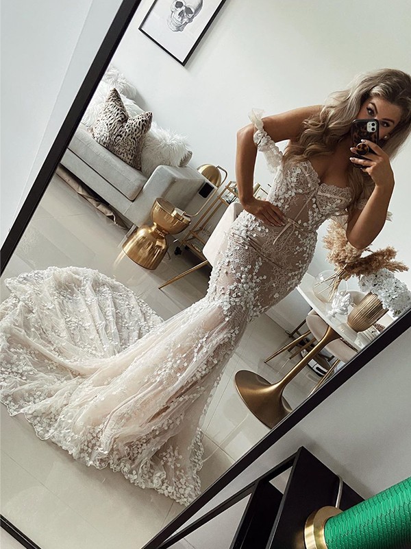 Trumpet/Mermaid Off-the-Shoulder Tulle Applique Sleeveless Sweep/Brush Train Wedding Dresses 1612