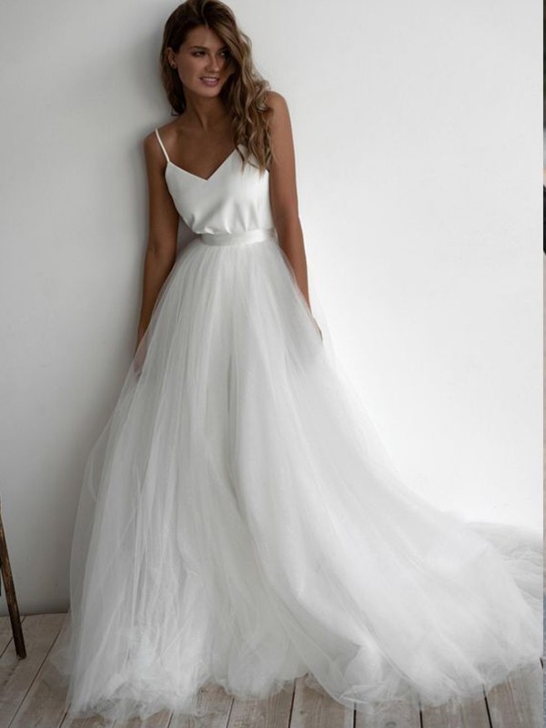 A-Line/Princess Spaghetti Straps Tulle Sleeveless Ruffles Sweep/Brush Train Wedding Dresses 928