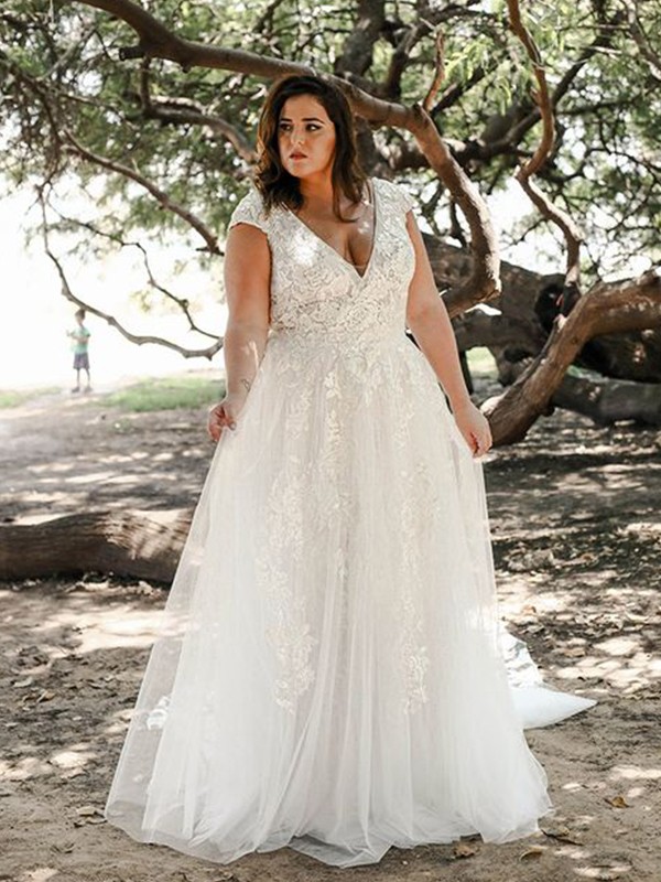 A-Line/Princess Tulle Applique Sweep/Brush Train V-neck Short Sleeves Plus Size Wedding Dresses 1001