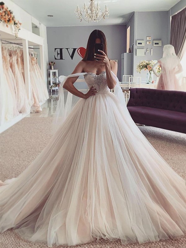 Ball Gown Sweetheart Tulle Beading Sleeveless Court Train Wedding Dresses 1289