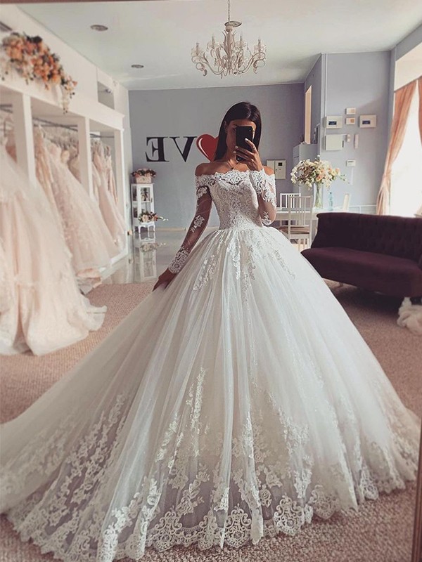 Ball Gown Off-the-Shoulder Tulle Applique Long Sleeves Court Train Wedding Dresses 1216