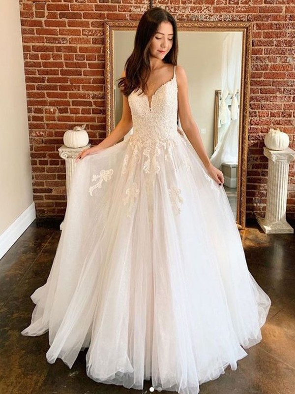 A-Line/Princess Lace Applique V-neck Sleeveless Sweep/Brush Train Wedding Dresses 719