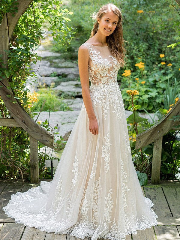 A-Line/Princess Lace Applique Scoop Sleeveless Sweep/Brush Train Wedding Dresses 699