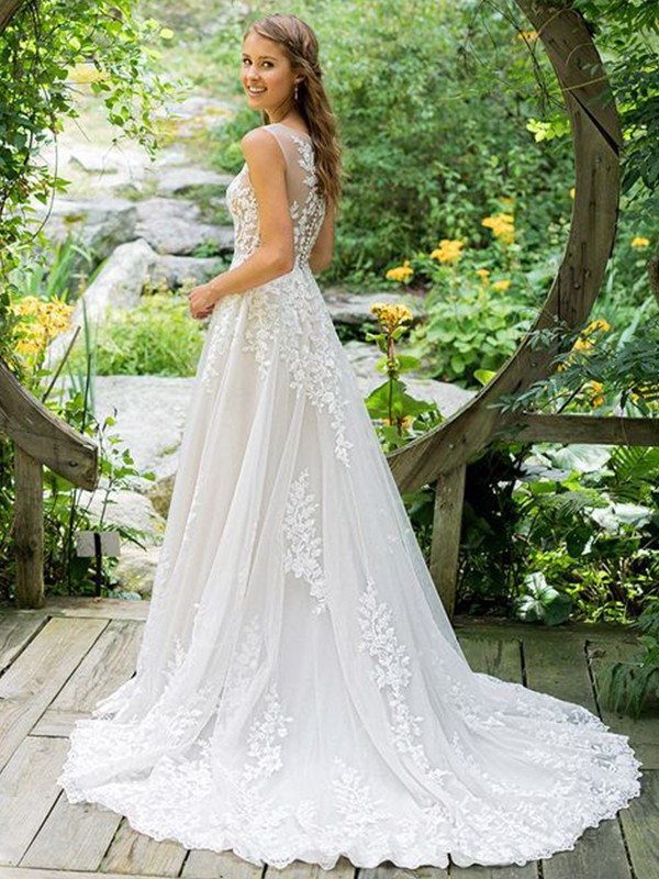 A-Line/Princess Lace Applique Scoop Sleeveless Sweep/Brush Train Wedding Dresses 699