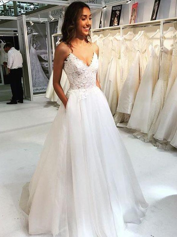 A-Line/Princess Tulle Lace V-neck Sleeveless Sweep/Brush Train Wedding Dresses 1073