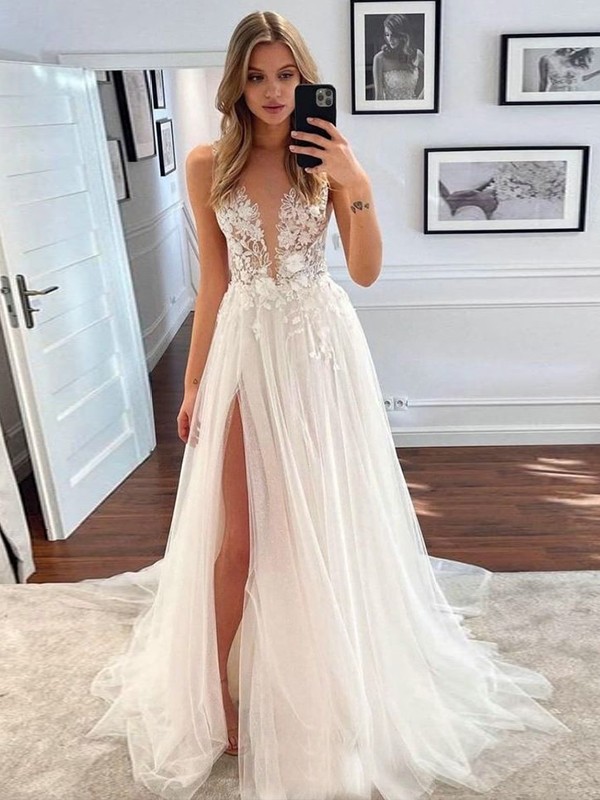 A-Line/Princess Tulle Lace V-neck Sleeveless Sweep/Brush Train Wedding Dresses 1075