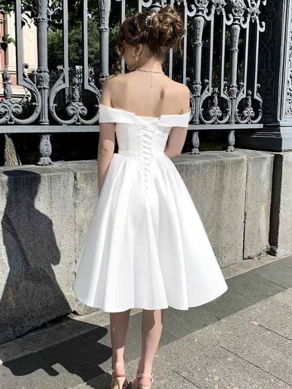 A-Line/Princess Satin Ruched Off-the-Shoulder Sleeveless Knee-Length Wedding Dresses 812