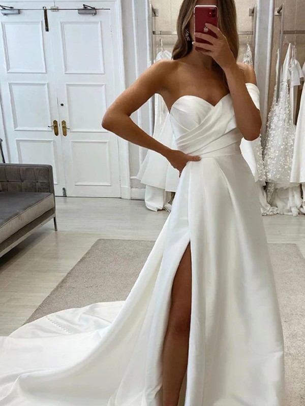 A-Line/Princess Satin Ruched Sweetheart Sleeveless Court Train Wedding Dresses 822