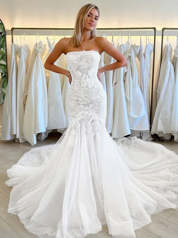 Trumpet/Mermaid Tulle Applique Strapless Sleeveless Cathedral Train Wedding Dresses 1717